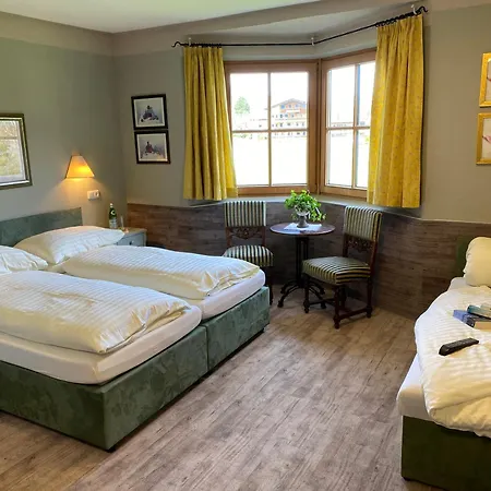 מלון Edelweiss 3*