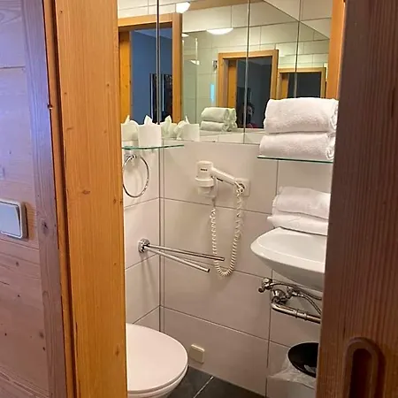 Edelweiss Hotell 3*